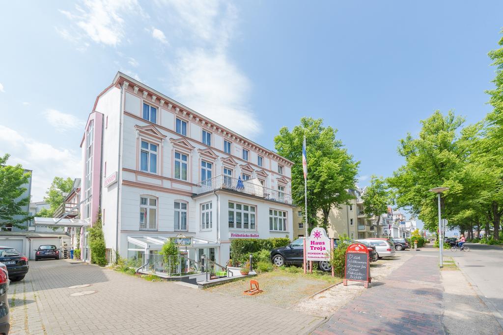 Haus Troja Hotel รอสต็อค ภายนอก รูปภาพ