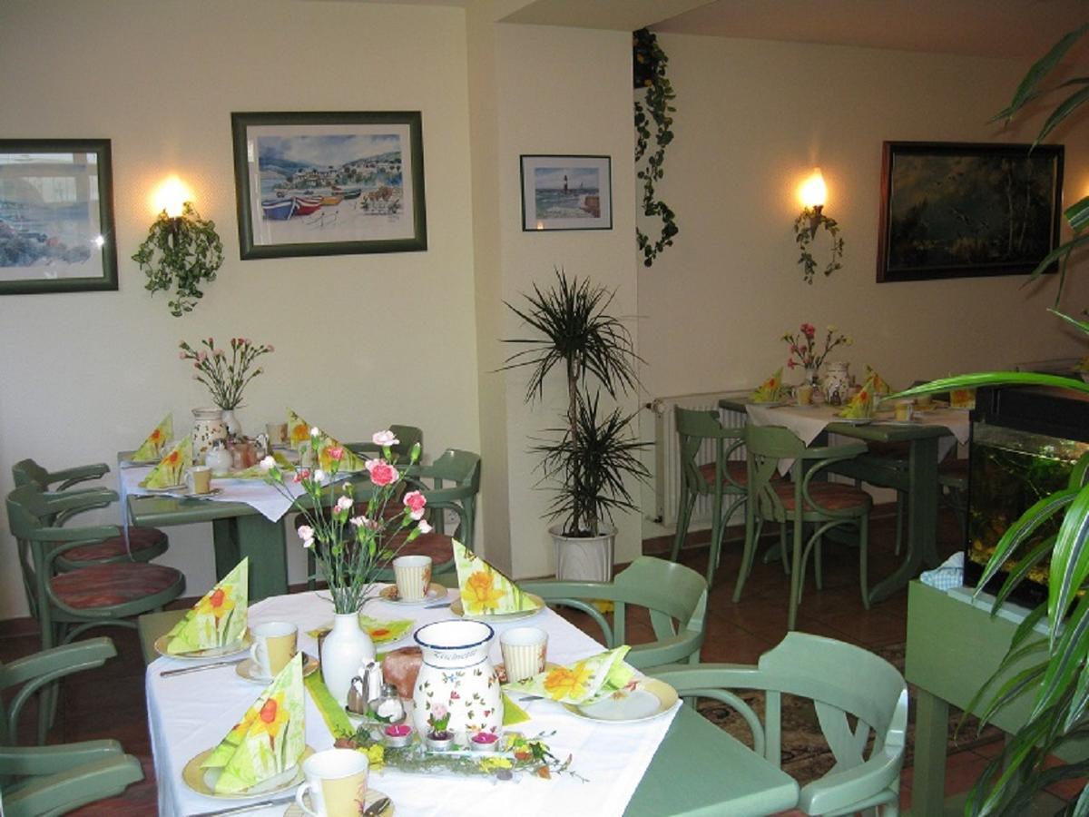 Haus Troja Hotel รอสต็อค ภายนอก รูปภาพ